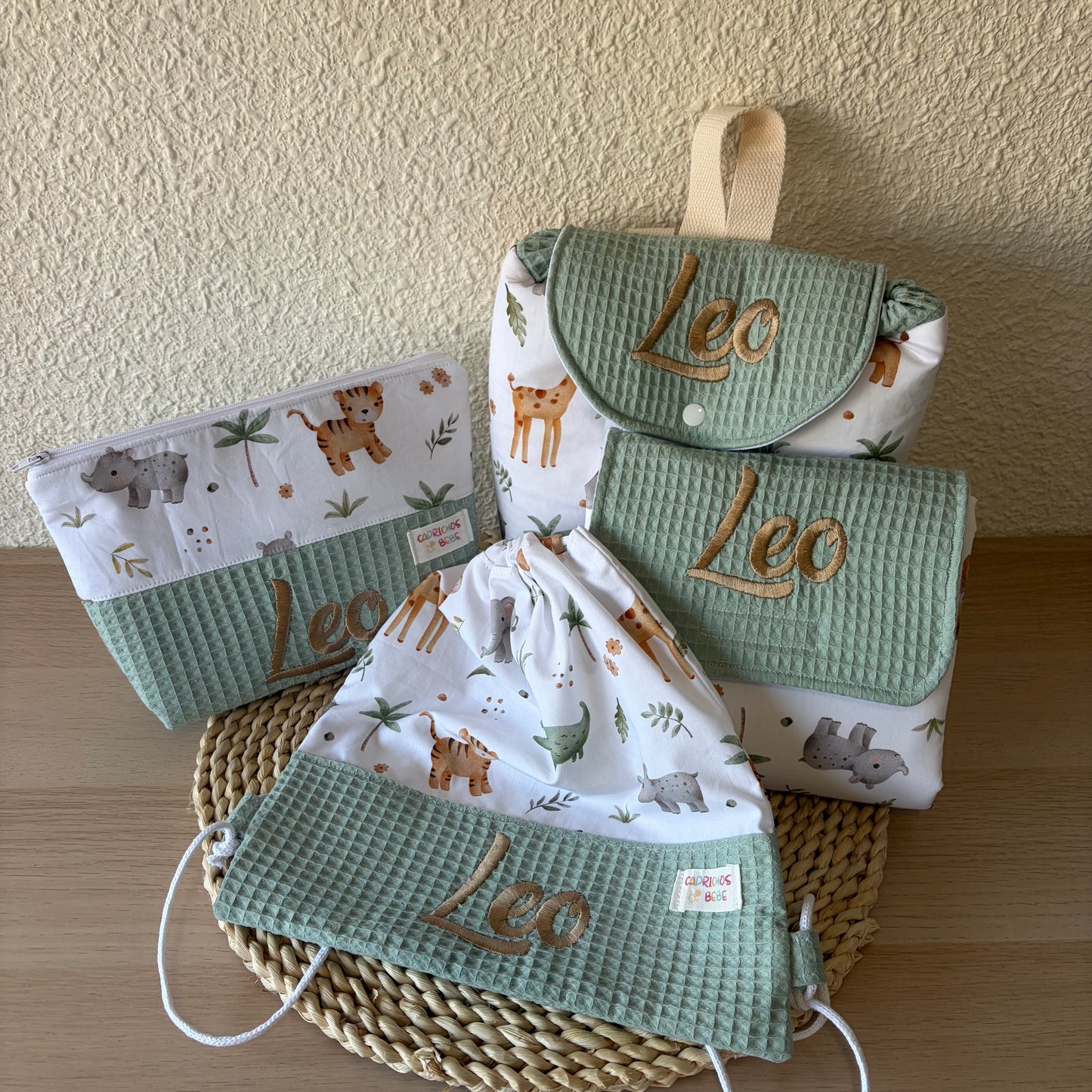 Pack Mochila Infantil, Cambiador, Portadocumentos, Neceser y Bolsita Infantil Personalizado