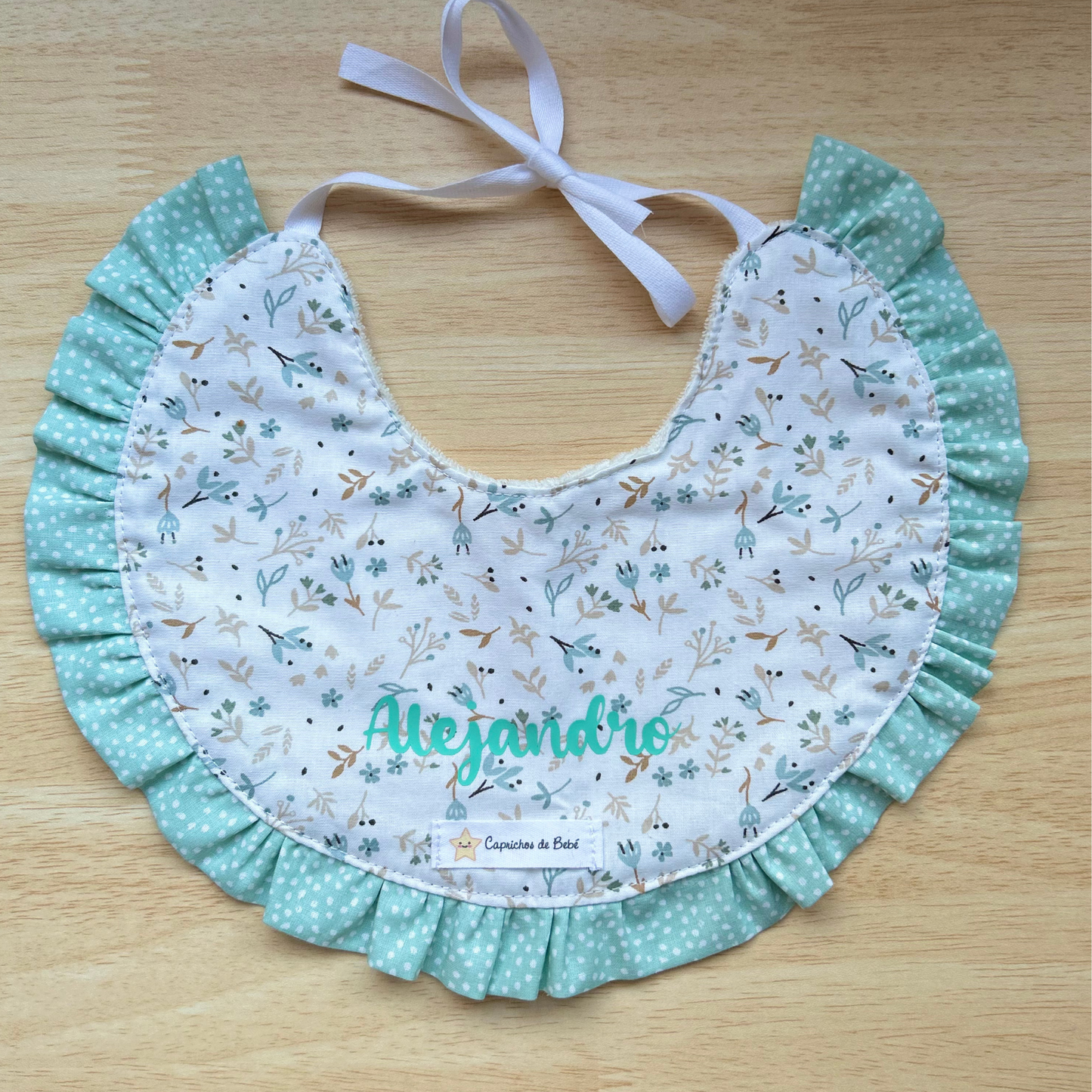 Babero Redondo Volante Personalizado