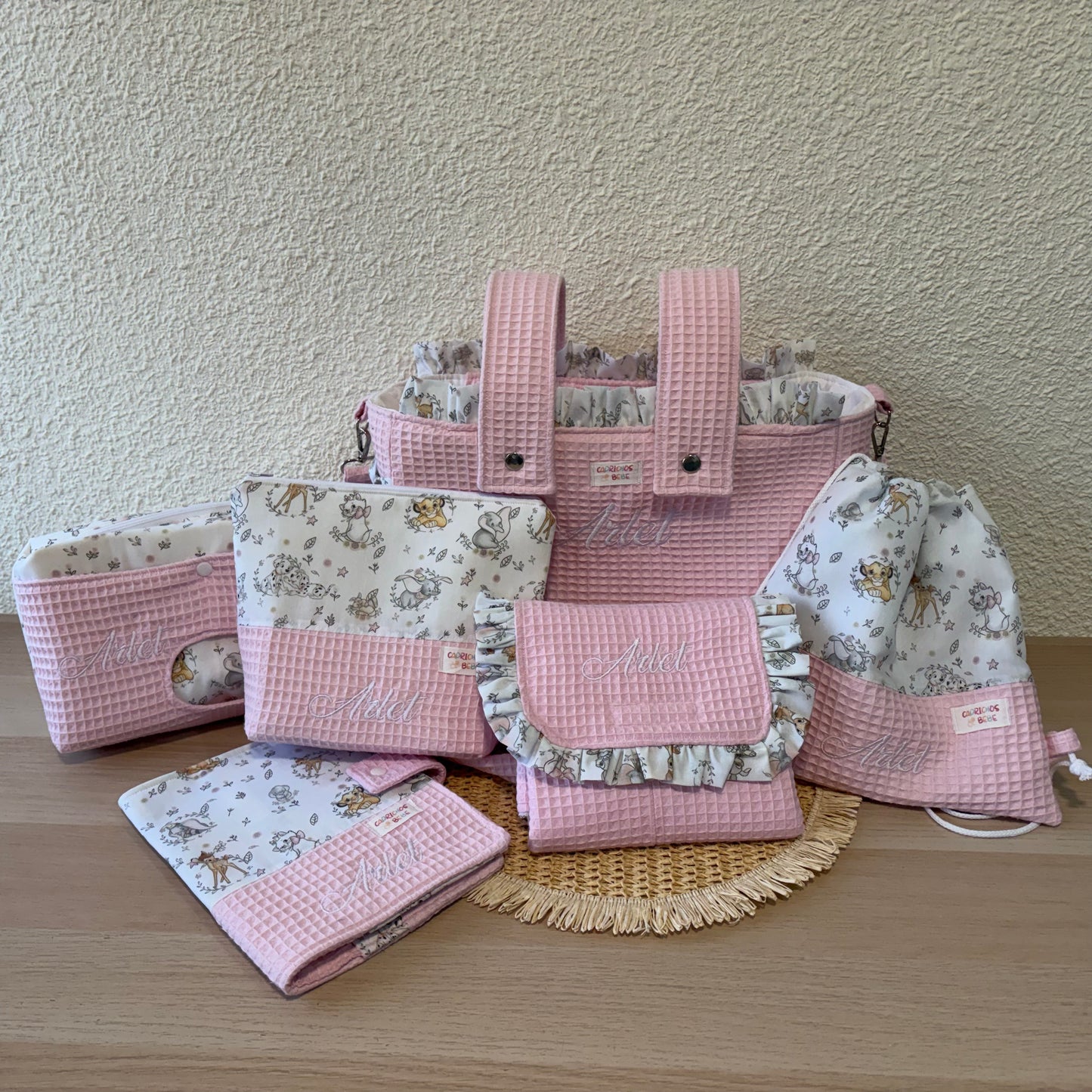 Pack bolso grande, neceser pañalera, portatoallitas, portadocumentos, neceser duo grande, cambiador y bolsita infantil