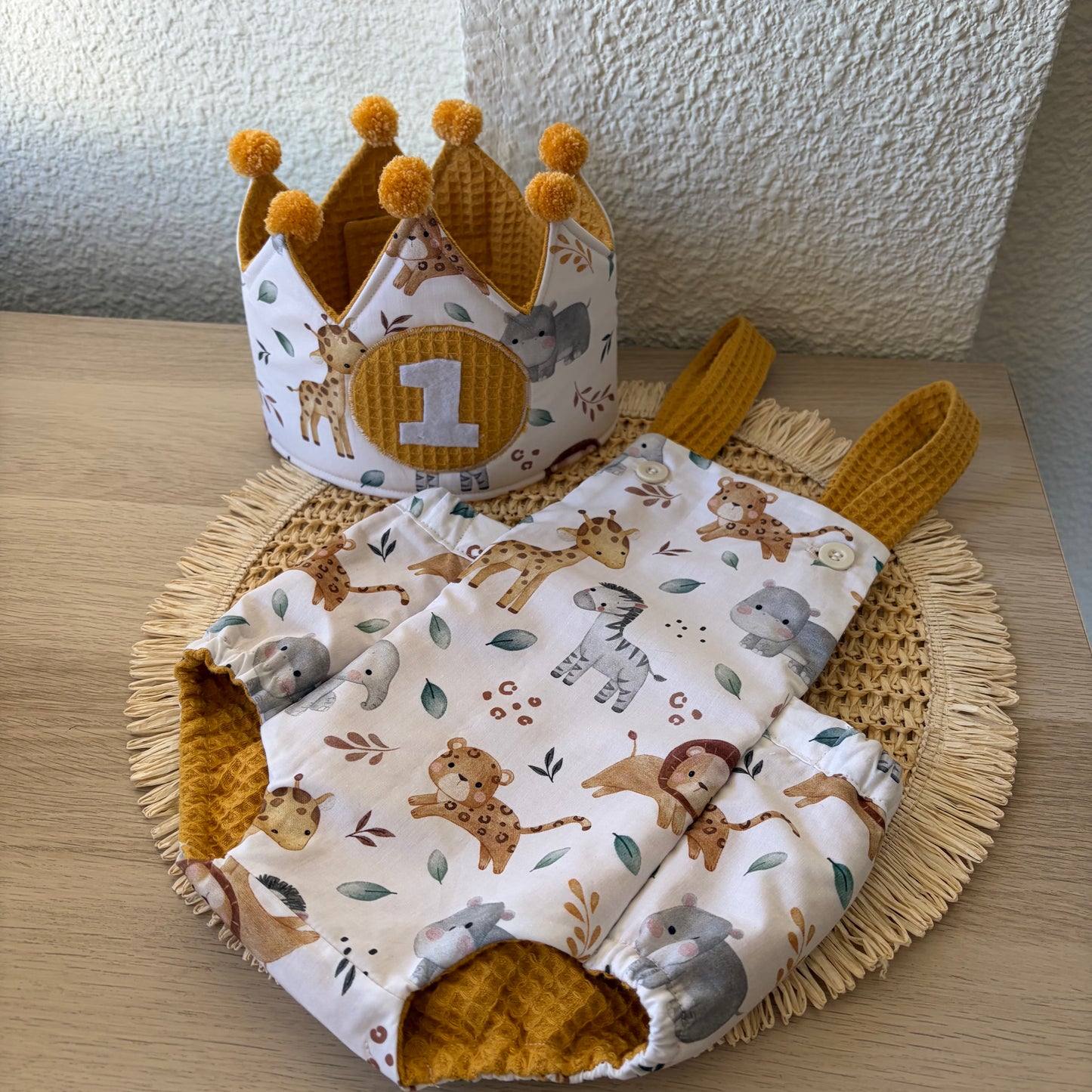 Corona Cumpleaños Personalizada y Pelele Personalizado