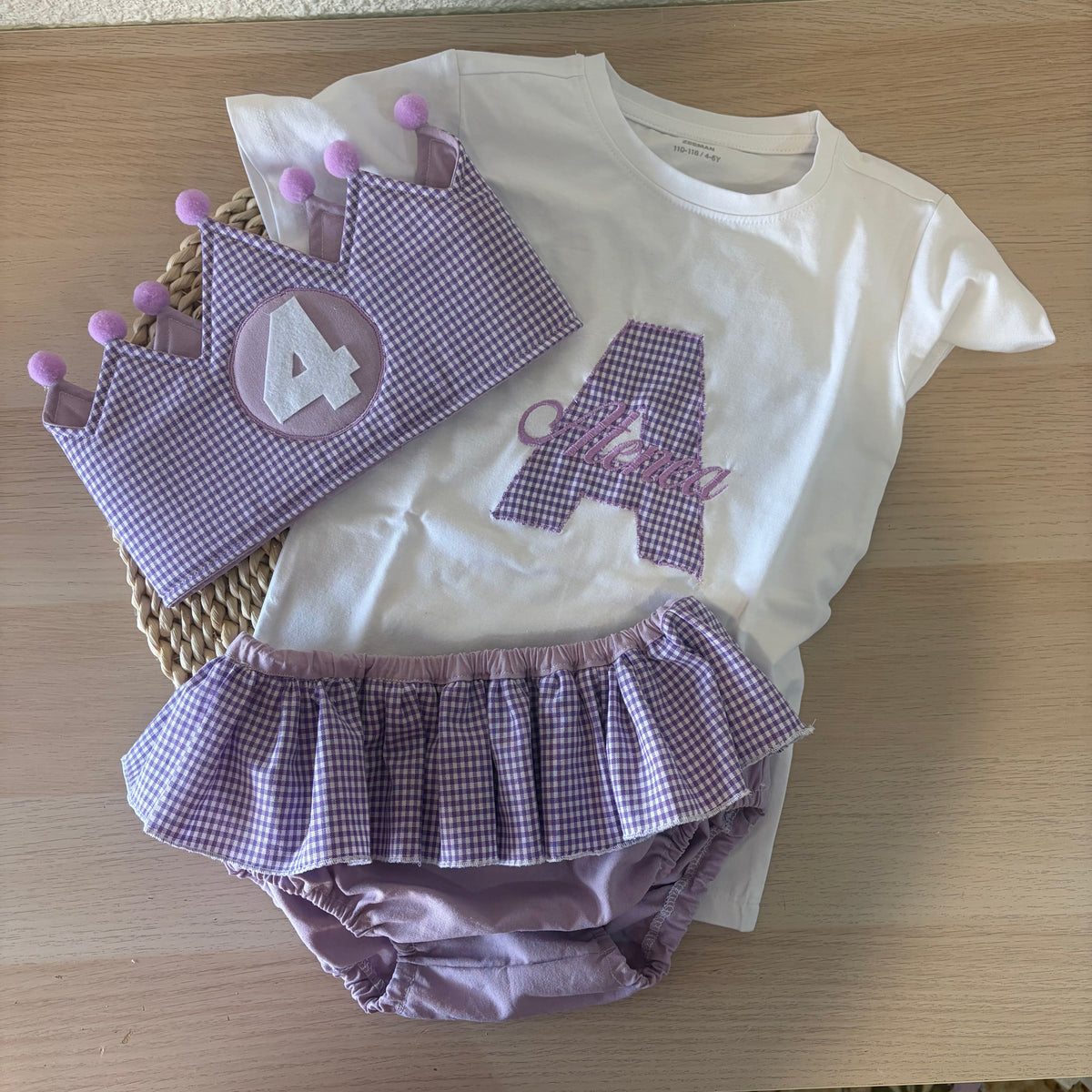 Conjunto cumpleaños Corona, cubrepañal y camiseta