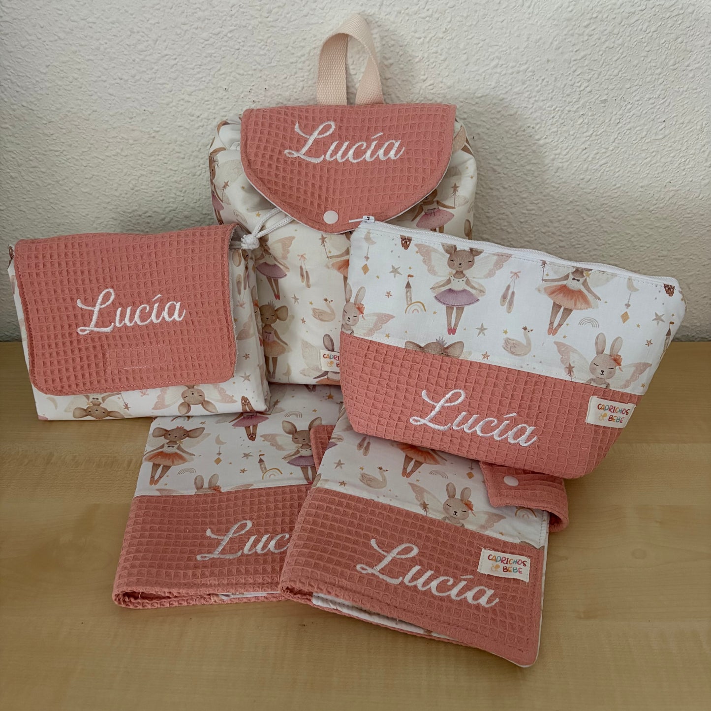 Mochila Infantil Personalizada, Neceser Mediano, Cambiador, Portadocumentos y Portatoallitas Personalizado