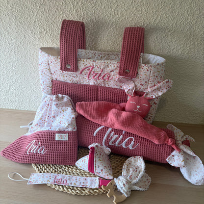 Pack Cojín Antivuelco, Chupetero, Neceser Pañalera, Cambiador, Bolso Grande, Dou Dou, Bolsita Infantil, Guardachupetero, Gasa y Manta Personalizada
