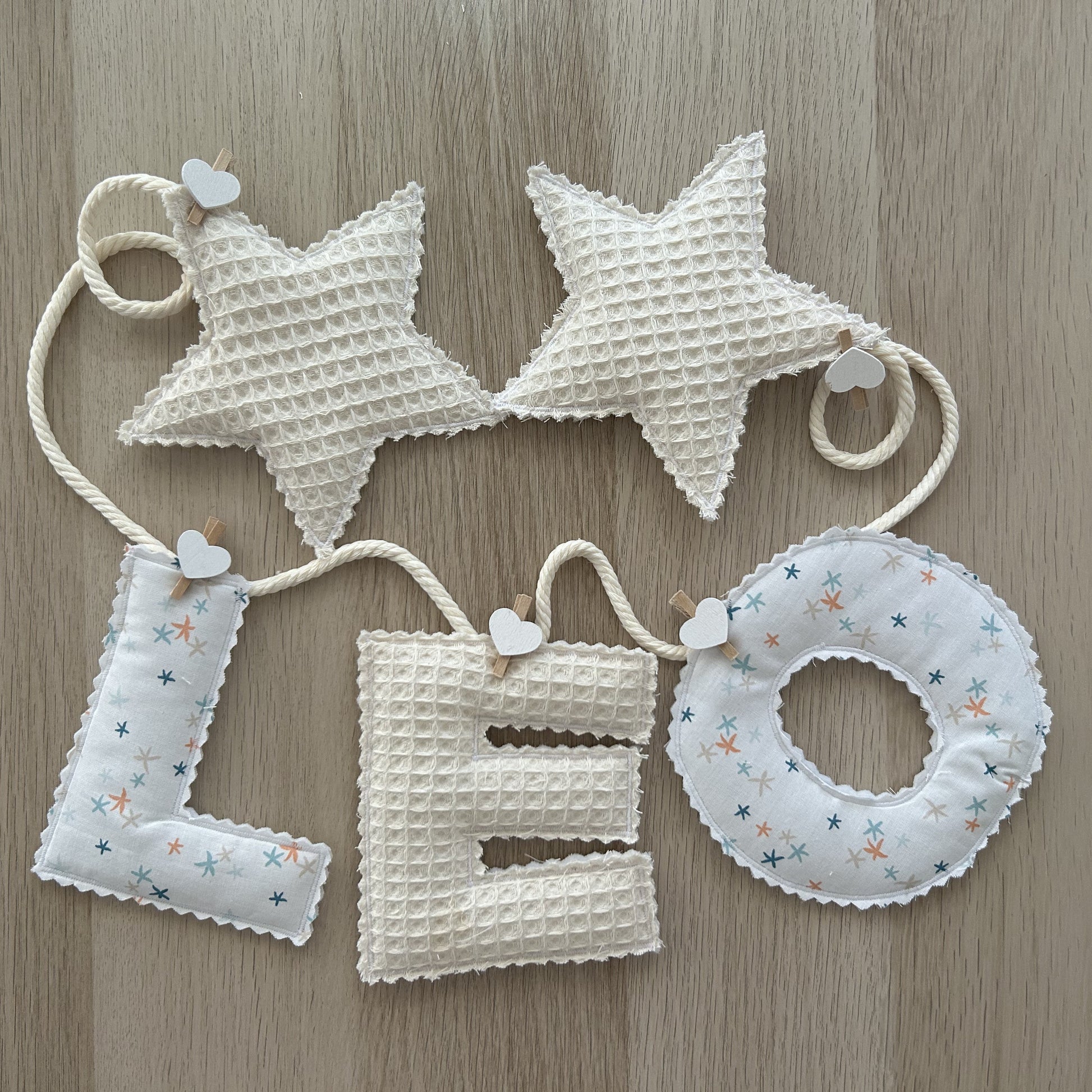 Guirnalda personalizada para habitación de bebé
