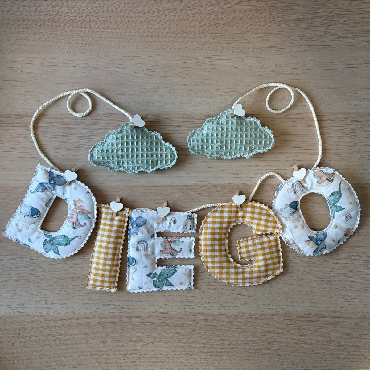 Decoración personalizada con nombre para habitación de bebé